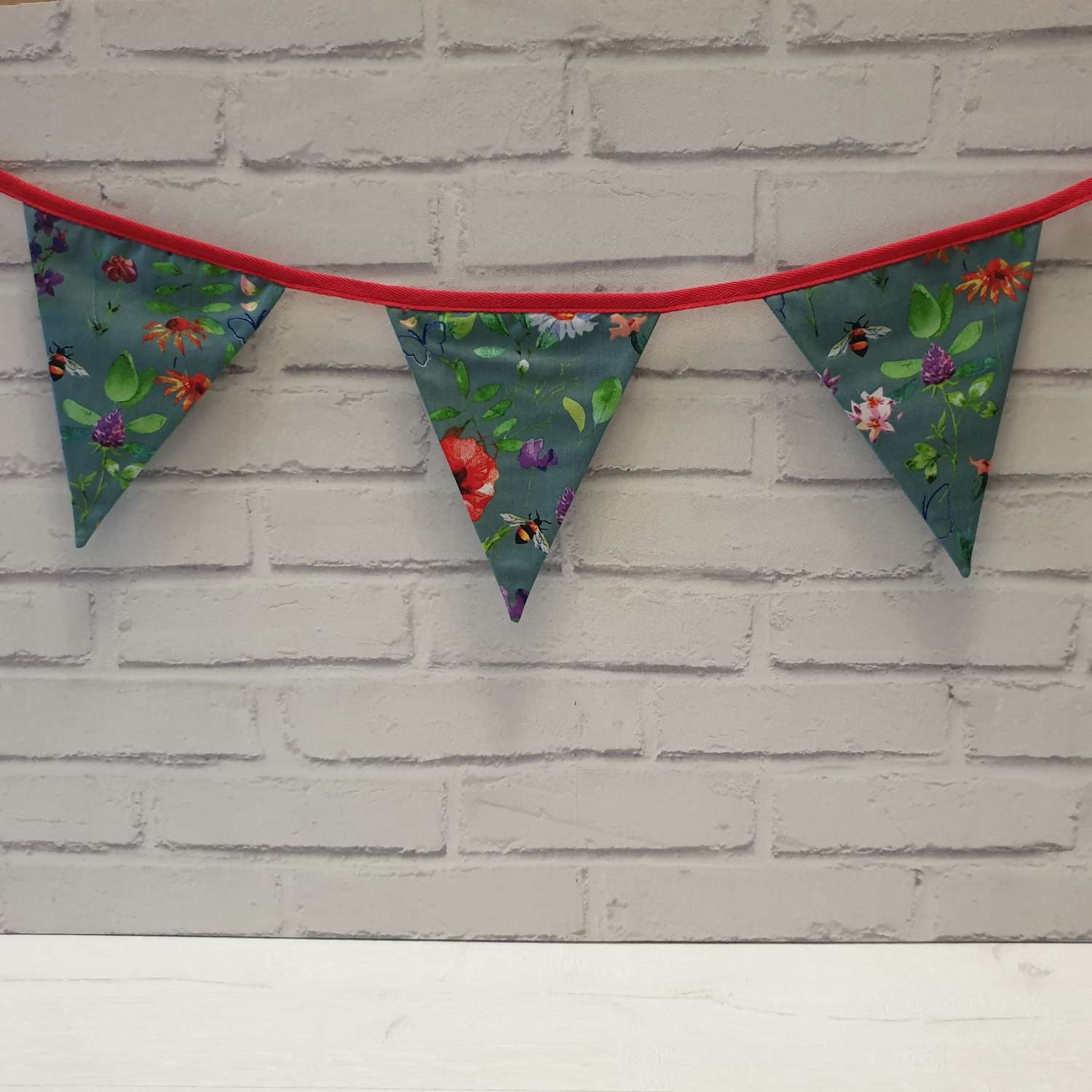 Dark Grey Floral Bunting 100% cotton, Wild Flower & Insects Bunting, Floral Garland, Garden Bunting, Bee Bunting, Fabric Bunting, 10 double sided flags 2.5m Dark Grey Floral Bunting 100% cotton, Wild Flower & Insects Bunting, Floral Garland, Garden Bunting, Bee Bunting, Fabric Bunting, 10 double sided flags 2.5m