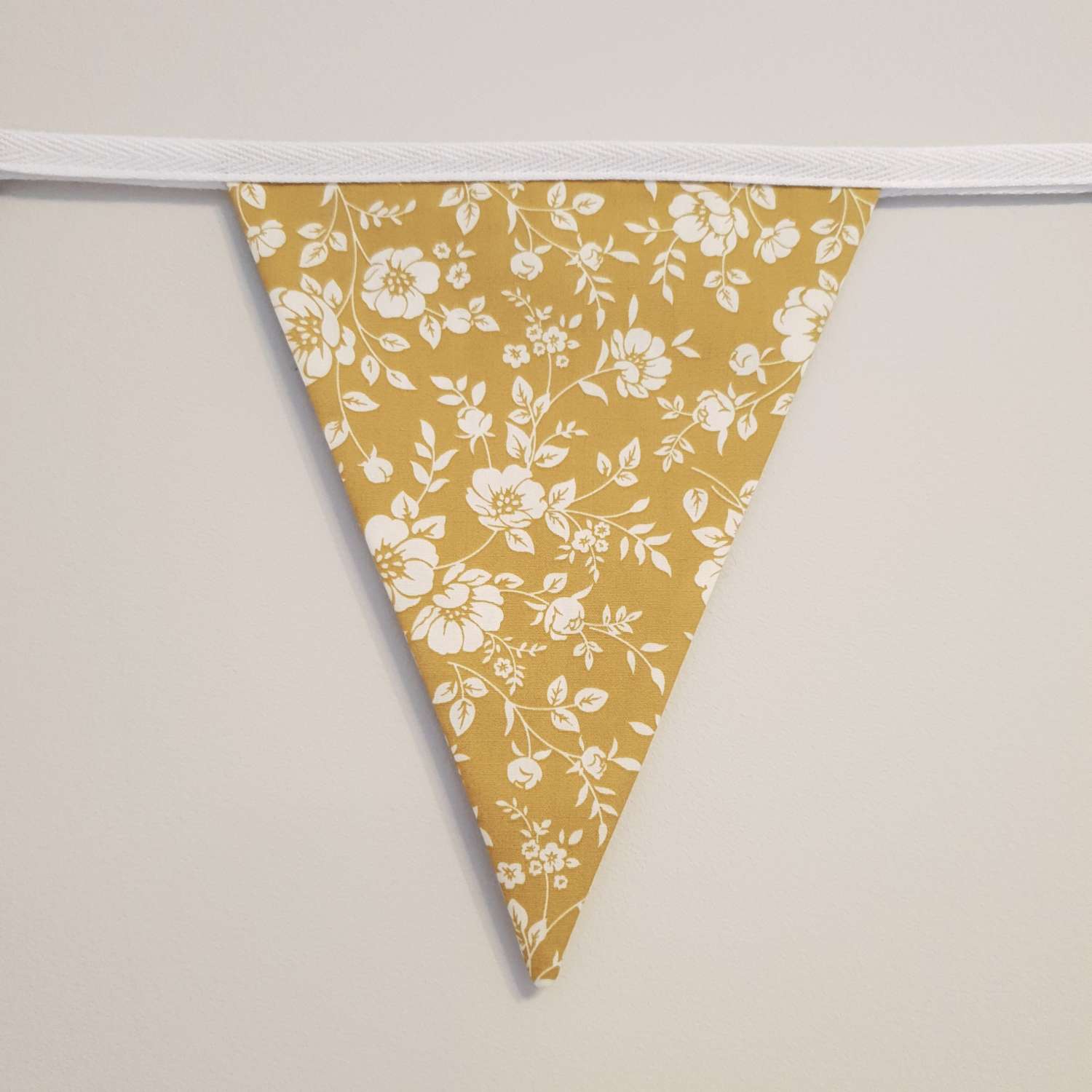 Ochre & Ivory Floral Bunting, 100% cotton, Mustard Floral Bunting, Garland, Fabric Bunting, 10 double sided flags 2.5m Ochre & Ivory Floral Bunting, 100% cotton, Mustard Floral Bunting, Garland, Fabric Bunting, 10 double sided flags 2.5m