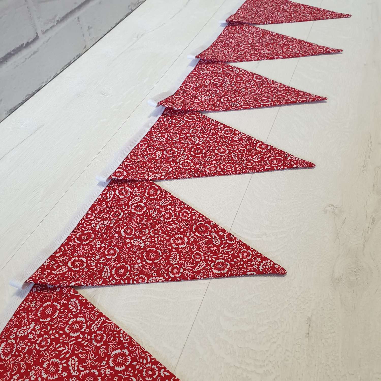 Red & White Floral Bunting, 100% cotton, Floral Bunting, Red Bunting, Garland, Fabric Bunting, 10 double sided flags 2.5m Red & White Floral Bunting, 100% cotton, Floral Bunting, Red Bunting, Garland, Fabric Bunting, 10 double sided flags 2.5m