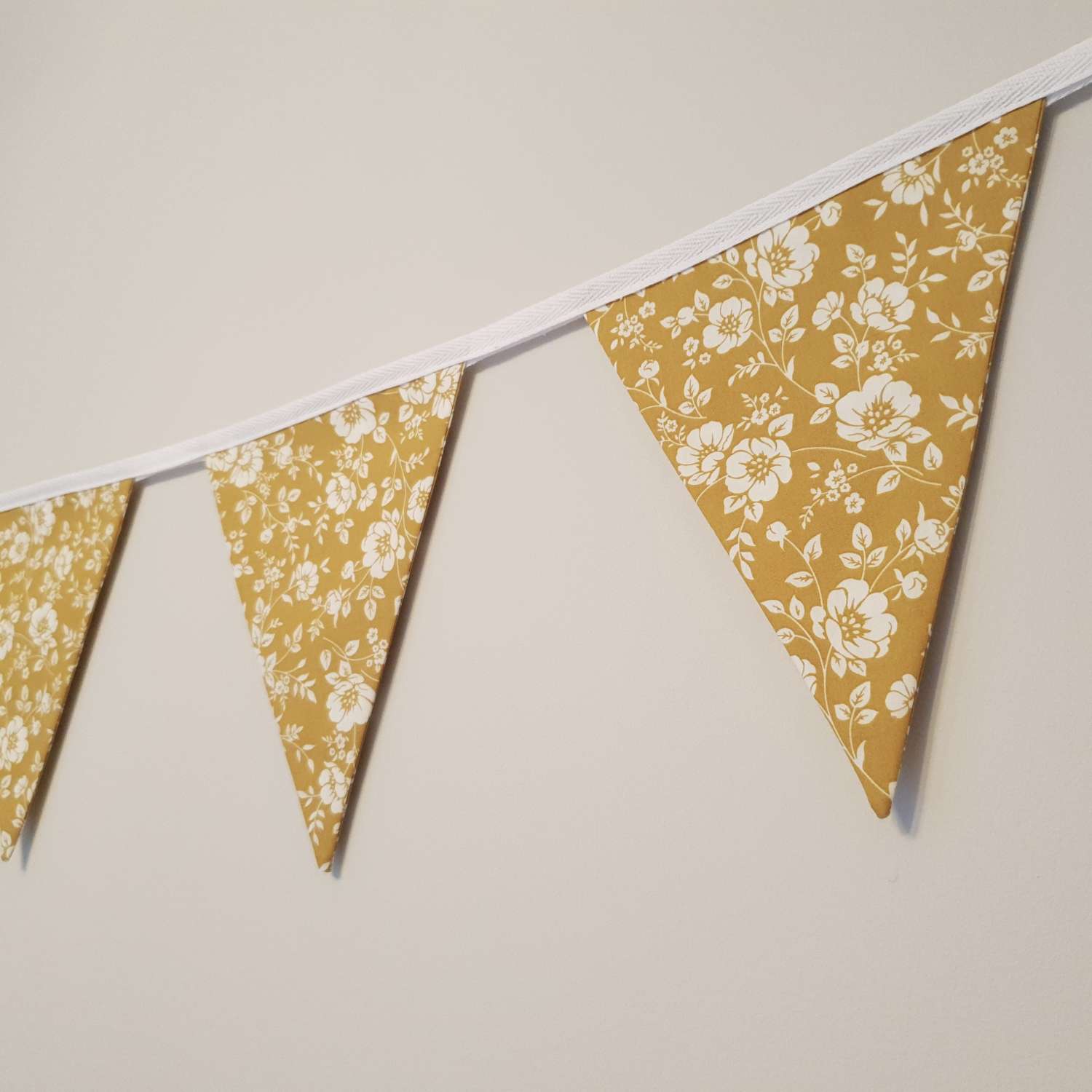 Ochre & Ivory Floral Bunting, 100% cotton, Mustard Floral Bunting, Garland, Fabric Bunting, 10 double sided flags 2.5m Ochre & Ivory Floral Bunting, 100% cotton, Mustard Floral Bunting, Garland, Fabric Bunting, 10 double sided flags 2.5m