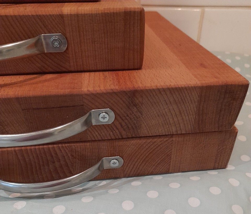 Kitchen utensils - Handmade square beech chopping board with metal handle Kitchen utensils - Handmade square beech chopping board with metal handle