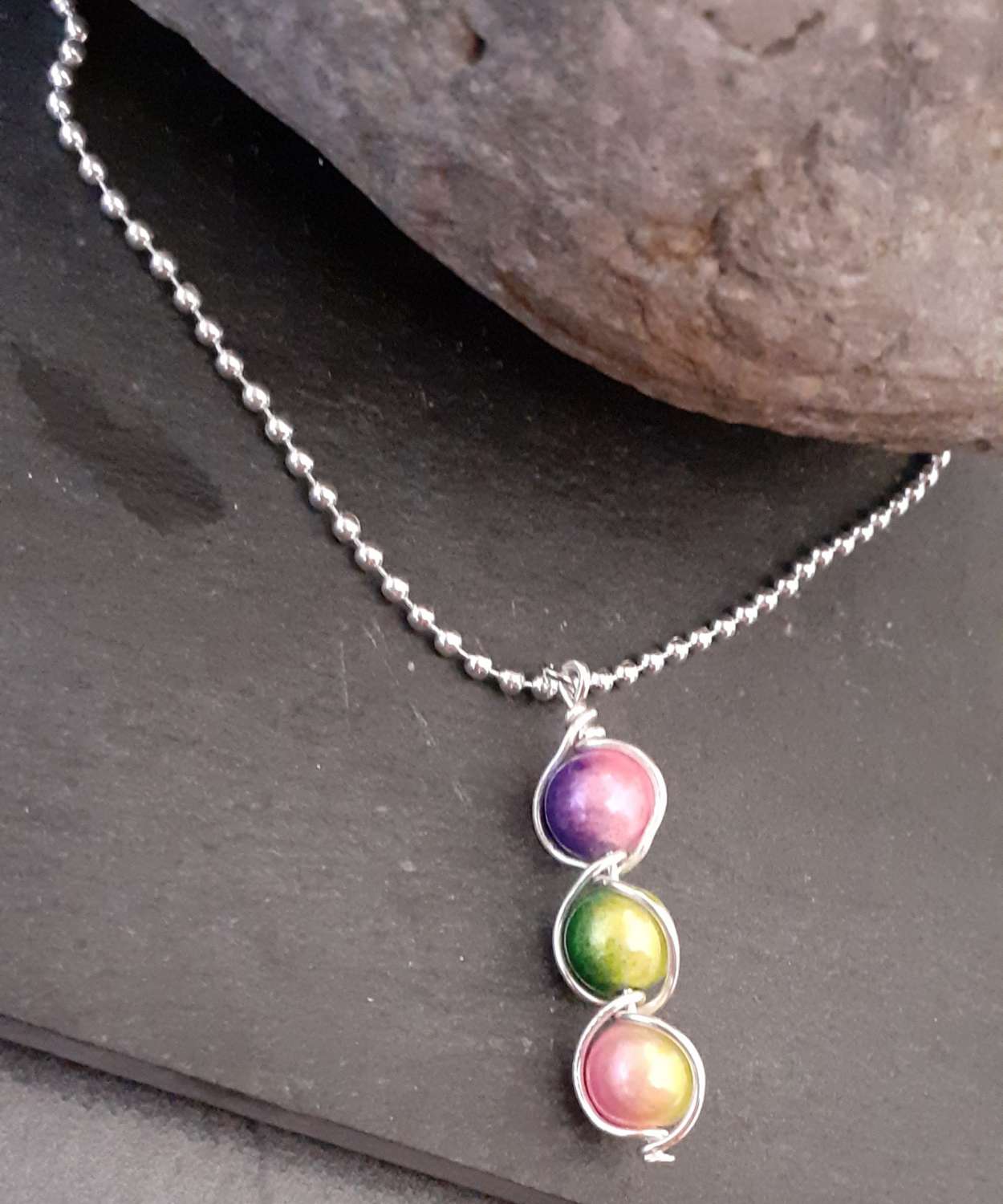 Rainbow bead pendant necklace Rainbow bead pendant necklace