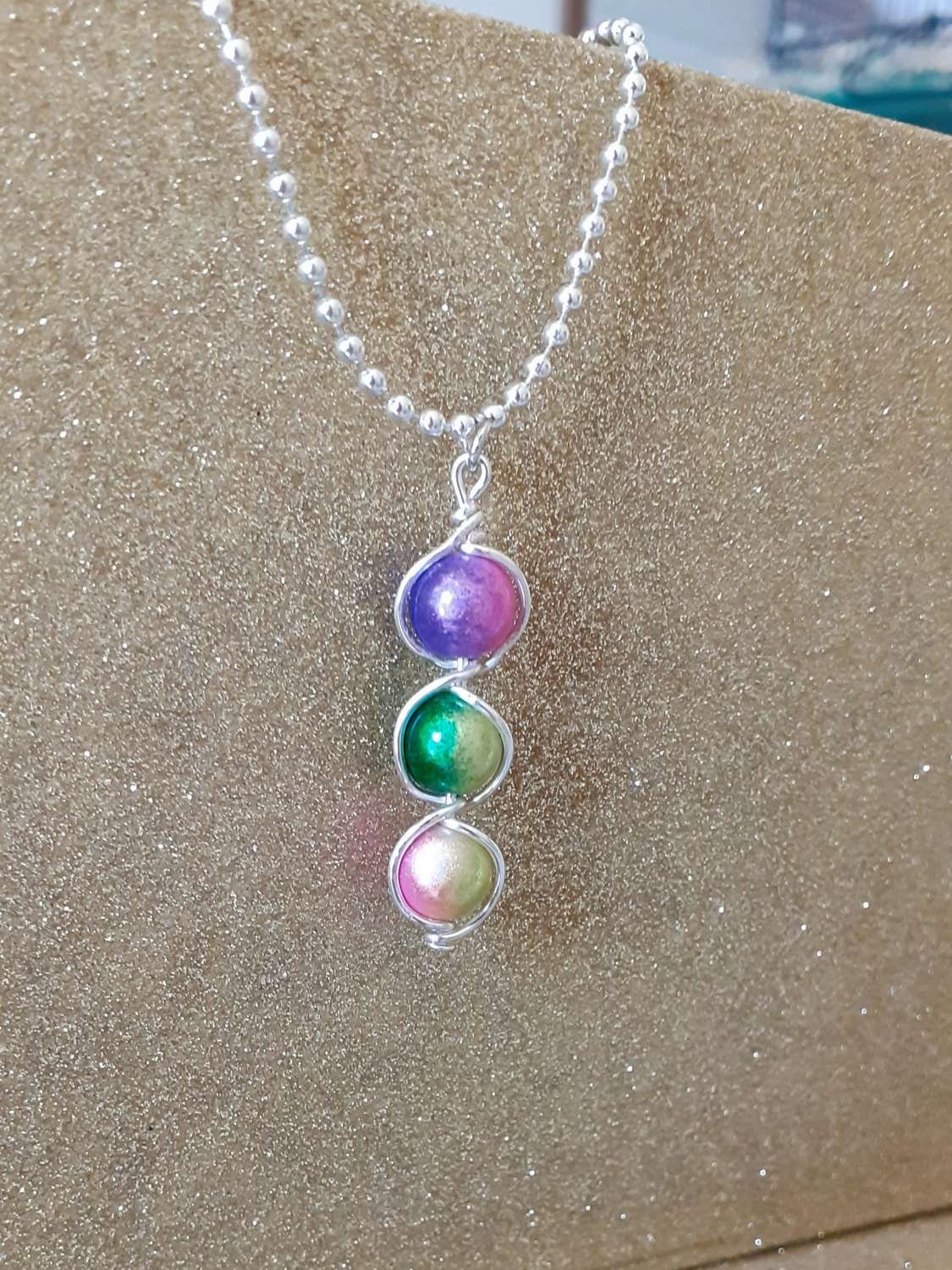 Rainbow bead pendant necklace Rainbow bead pendant necklace