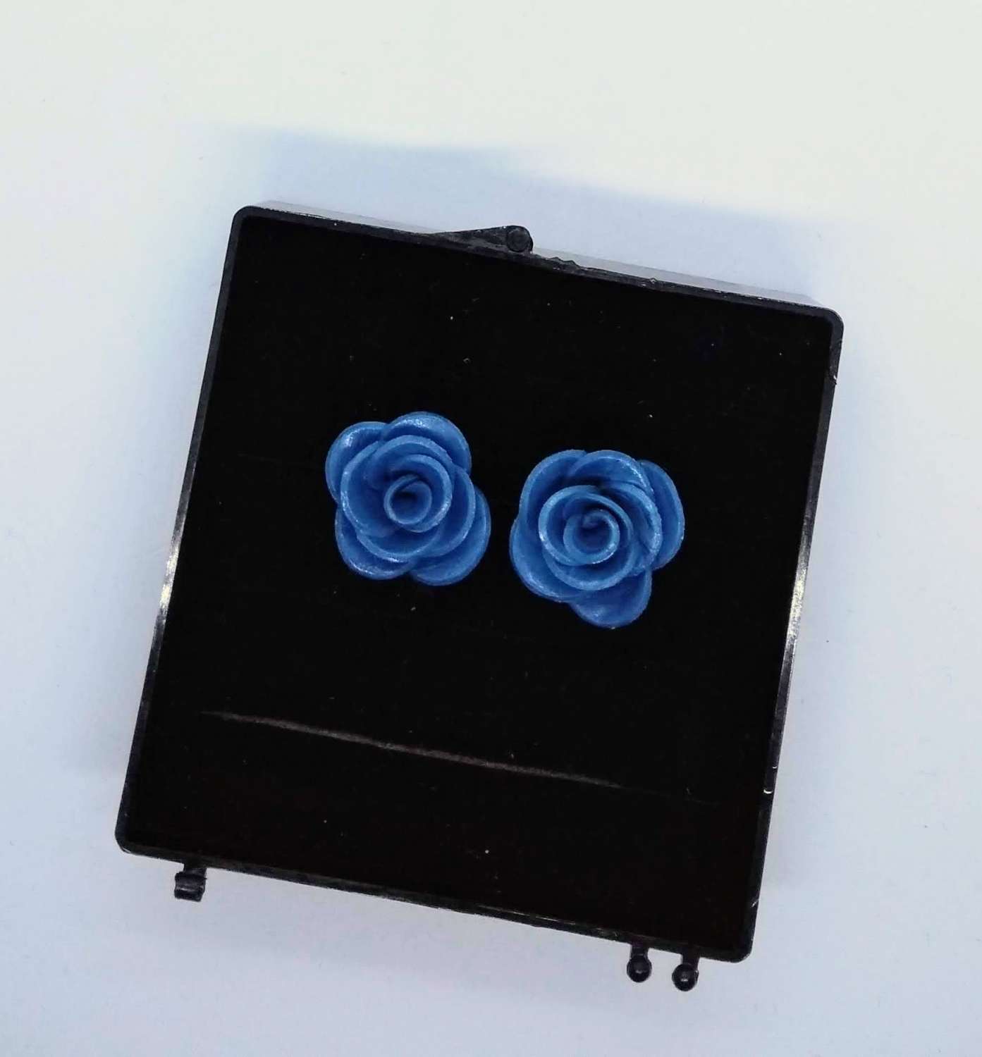 handmade polymer clay rose pendant and earrings in marbled blue handmade polymer clay rose pendant and earrings in marbled blue