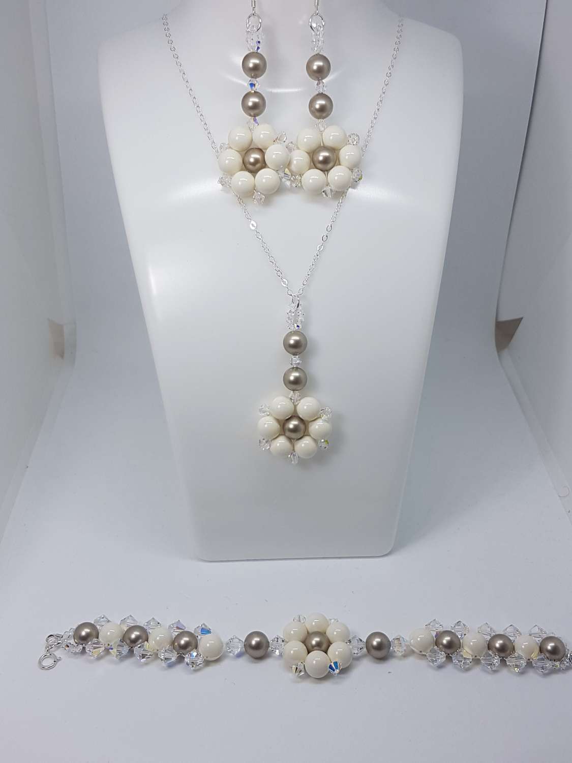 20180312_200020 Swarovski Crystal Pearl Flower Jewellery Set – Necklace, Bracelet & Earrings 1