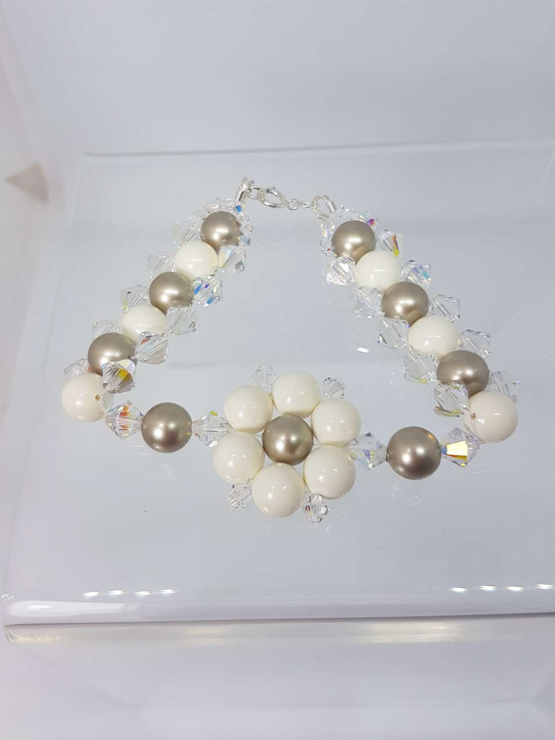 20180312_200217 Swarovski Crystal Pearl Flower Jewellery Set – Necklace, Bracelet & Earrings 19