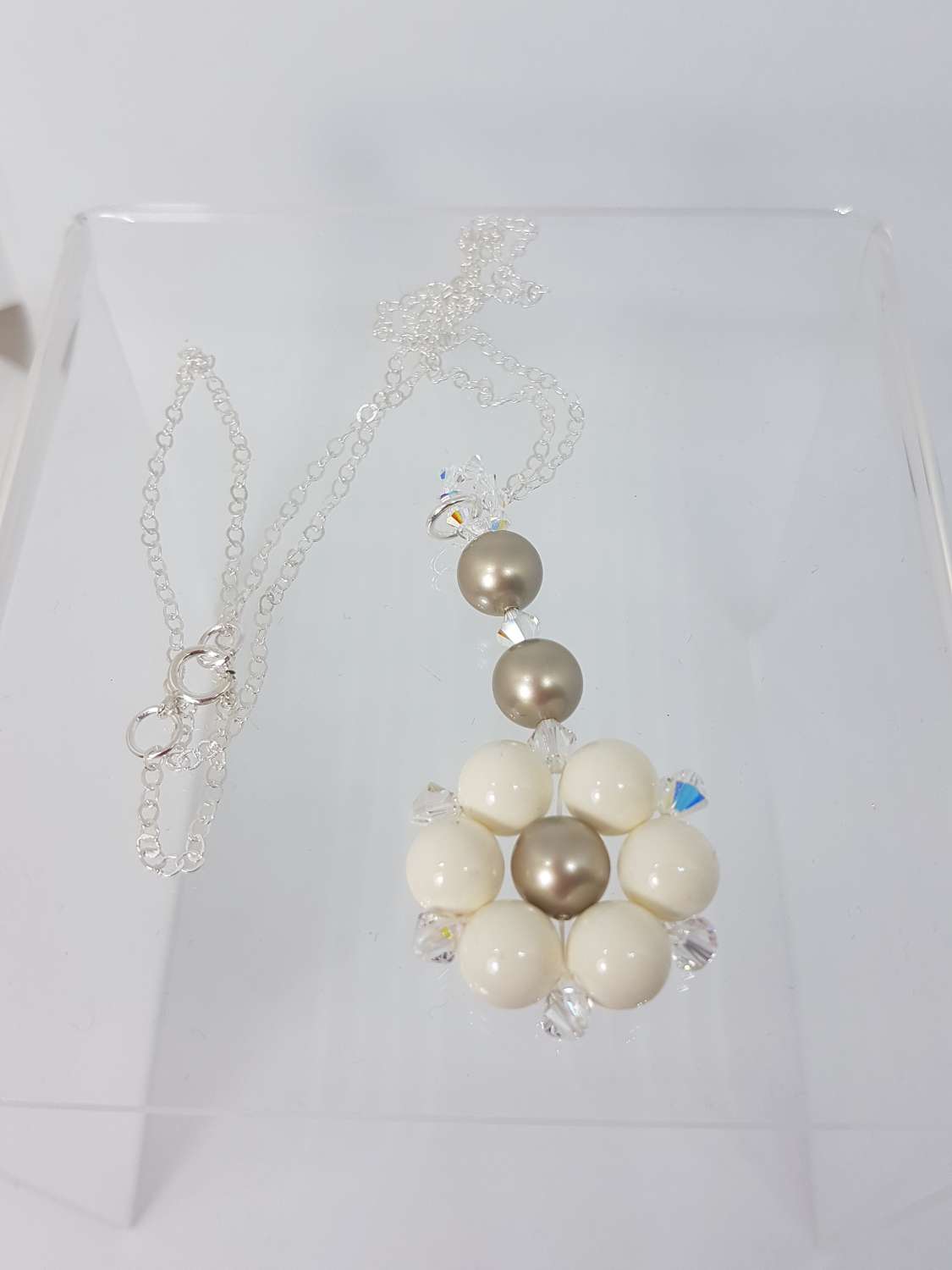 20180312_200506 Swarovski Crystal Pearl Flower Jewellery Set – Necklace, Bracelet & Earrings 16