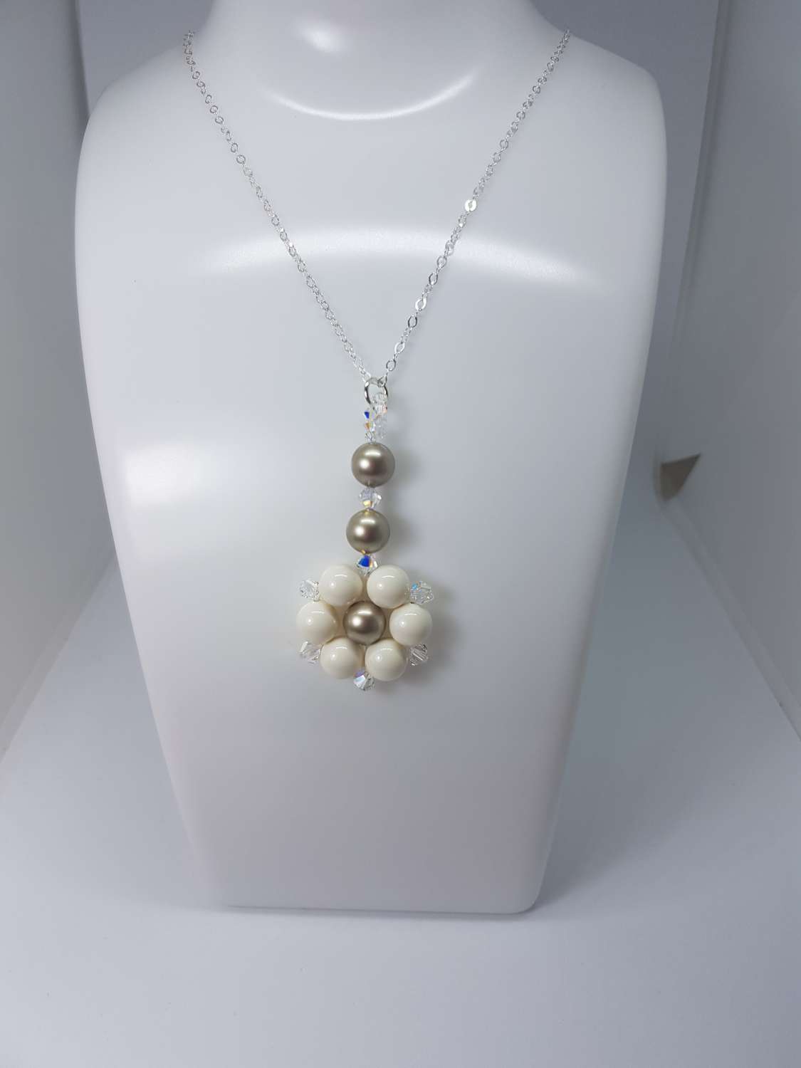 20180312_204014 Swarovski Crystal Pearl Flower Jewellery Set – Necklace, Bracelet & Earrings 2