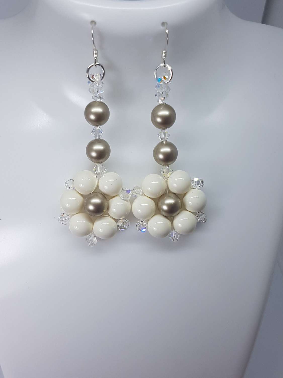 20180312_204127 Swarovski Crystal Pearl Flower Jewellery Set – Necklace, Bracelet & Earrings 5