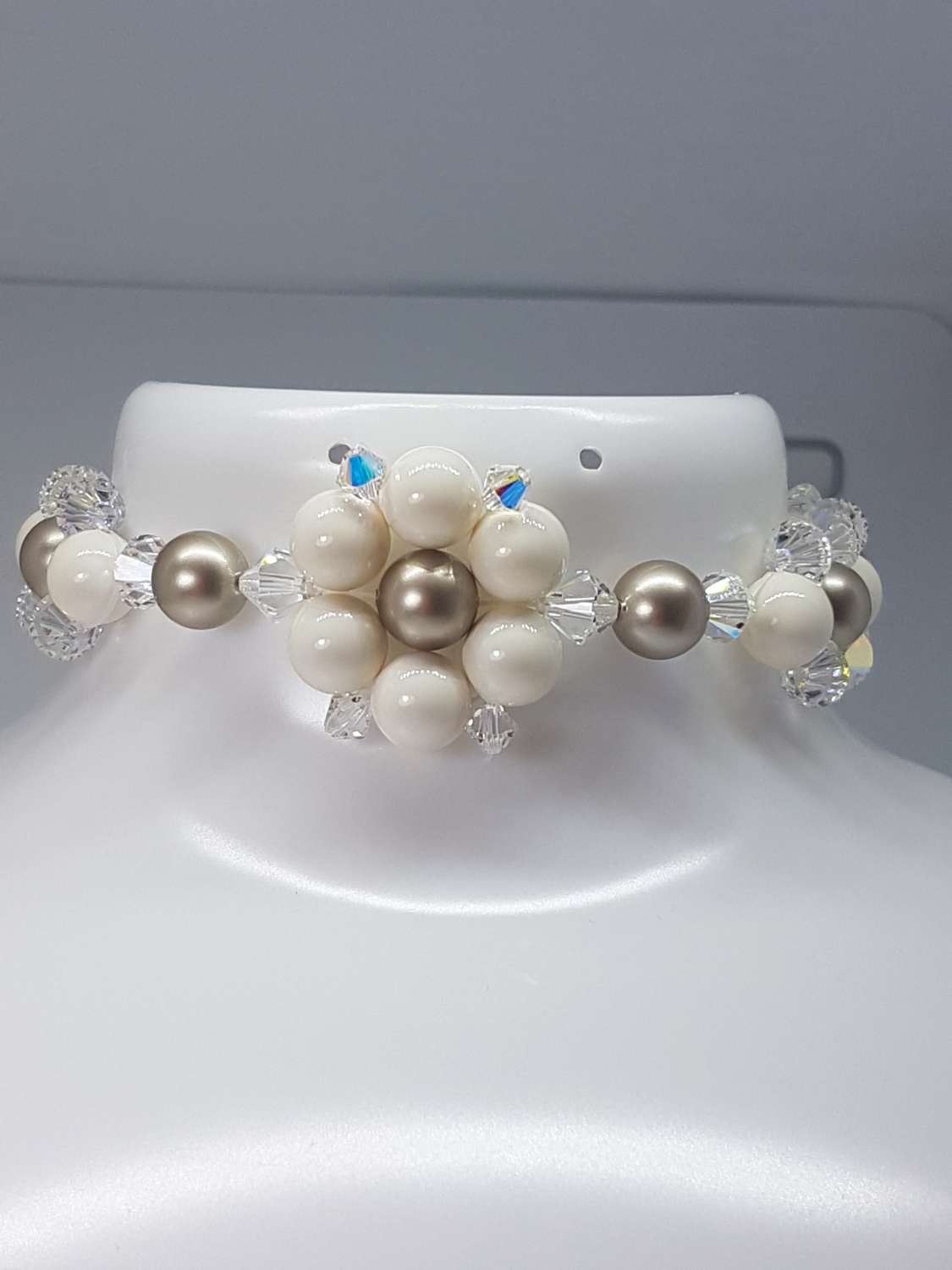 20180312_204233 Swarovski Crystal Pearl Flower Jewellery Set – Necklace, Bracelet & Earrings 9
