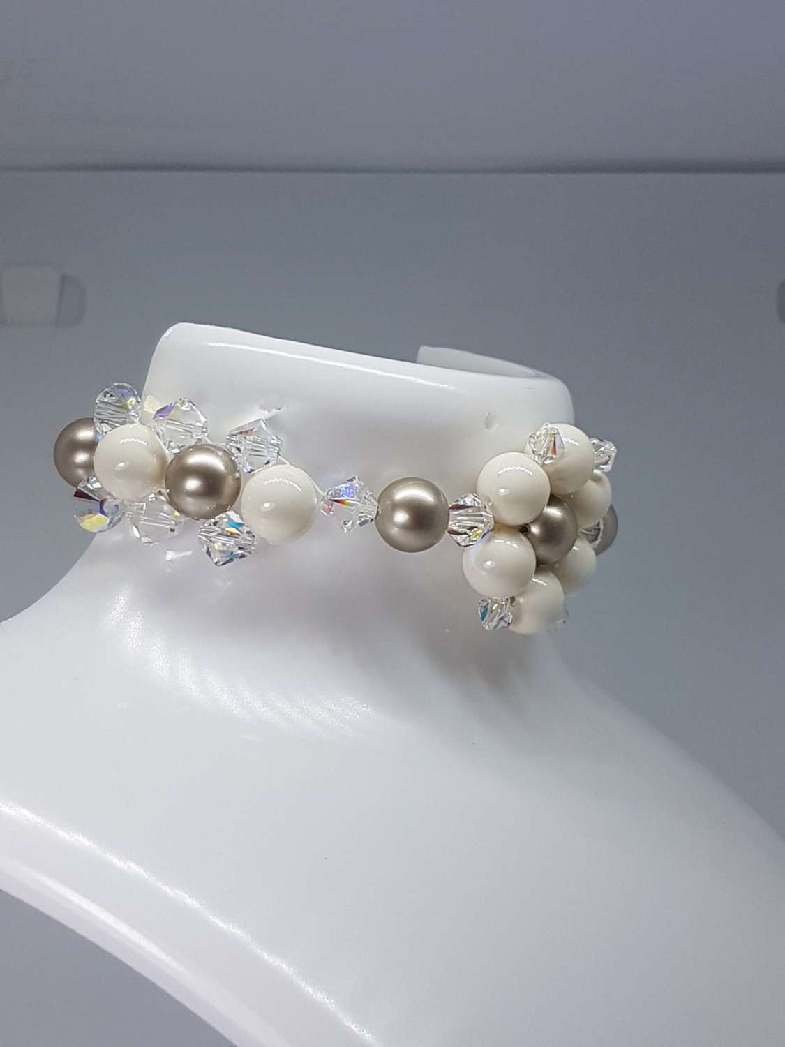 20180312_204243 Swarovski Crystal Pearl Flower Jewellery Set – Necklace, Bracelet & Earrings 7
