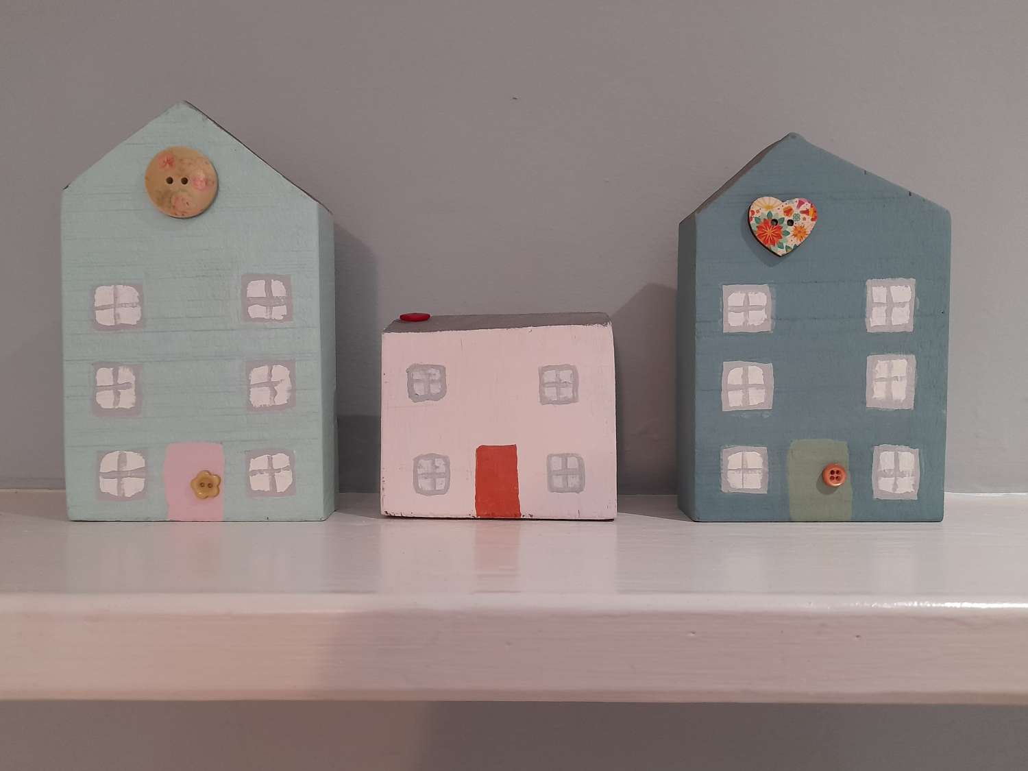 Ornaments - Handmade painted little houses reclaimed wood Ornaments - Handmade painted little houses reclaimed wood
