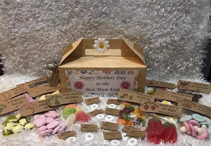 Full Personalised Mother's Day Sweet Gift Box Full Personalised Mother's Day Sweet Gift Box
