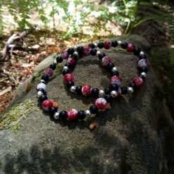 Red and white drawbench black splash beaded bracelet 2