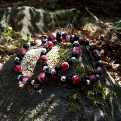 Red and white drawbench black splash beaded bracelet 1