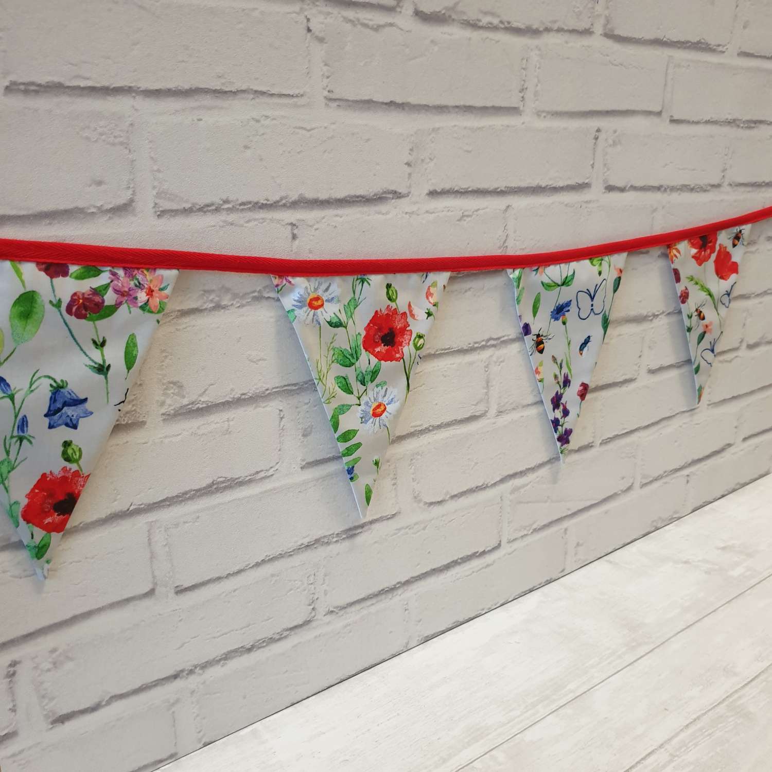 Light Grey Floral Bunting 100% cotton, Wild Flower & Insects Bunting, Floral Garland, Garden Bunting, Bee Bunting, Fabric Bunting, 10 double sided flags 2.5m Light Grey Floral Bunting 100% cotton, Wild Flower & Insects Bunting, Floral Garland, Garden Bunting, Bee Bunting, Fabric Bunting, 10 double sided flags 2.5m