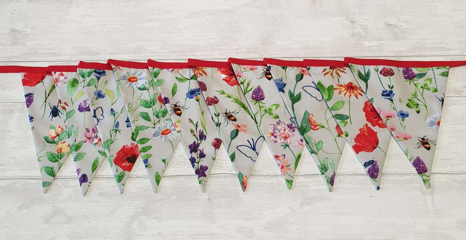 Light Grey Floral Bunting 100% cotton, Wild Flower & Insects Bunting, Floral Garland, Garden Bunting, Bee Bunting, Fabric Bunting, 10 double sided flags 2.5m Light Grey Floral Bunting 100% cotton, Wild Flower & Insects Bunting, Floral Garland, Garden Bunting, Bee Bunting, Fabric Bunting, 10 double sided flags 2.5m
