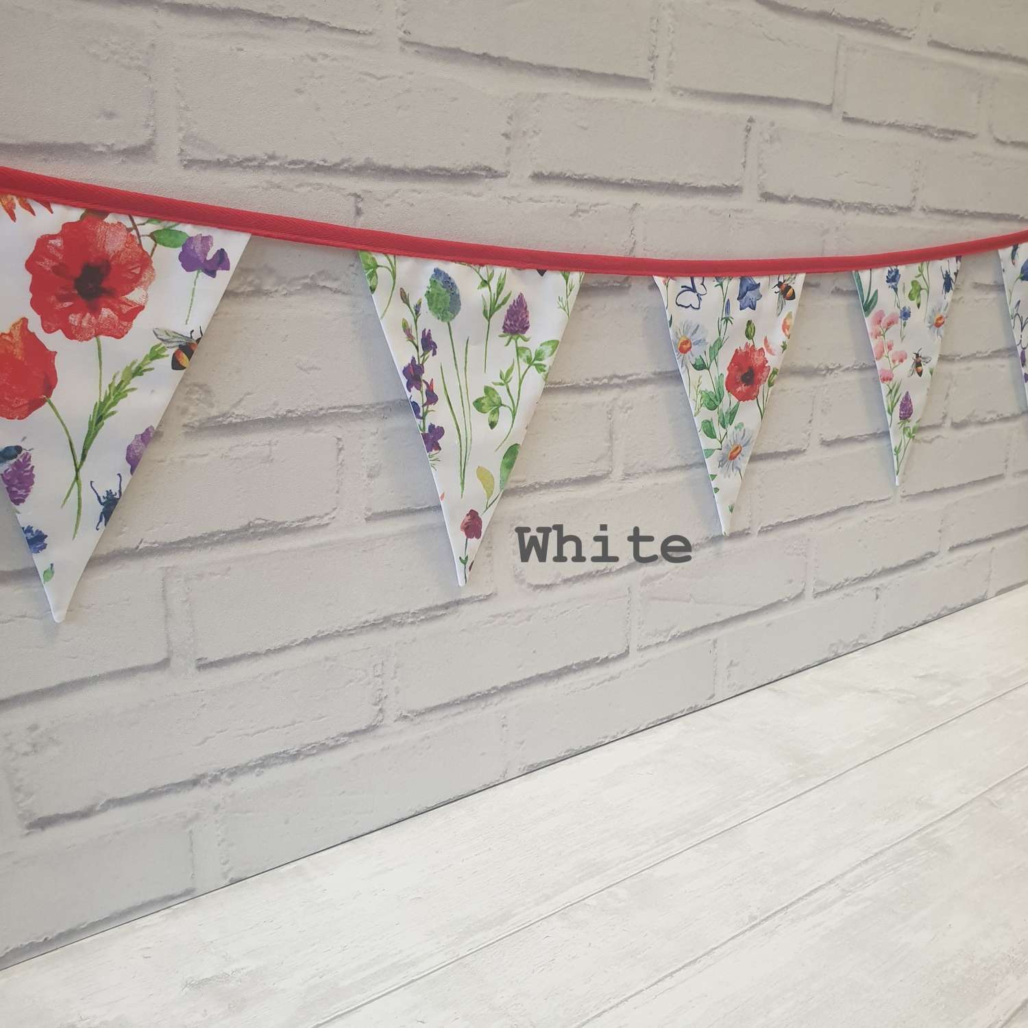 Floral Bunting 100% cotton, Wild Flower & Insects Bunting, Floral Garland, Garden Bunting, Bee Bunting, Fabric Bunting, 10 double sided flags 2.5m Floral Bunting 100% cotton, Wild Flower & Insects Bunting, Floral Garland, Garden Bunting, Bee Bunting, Fabric Bunting, 10 double sided flags 2.5m