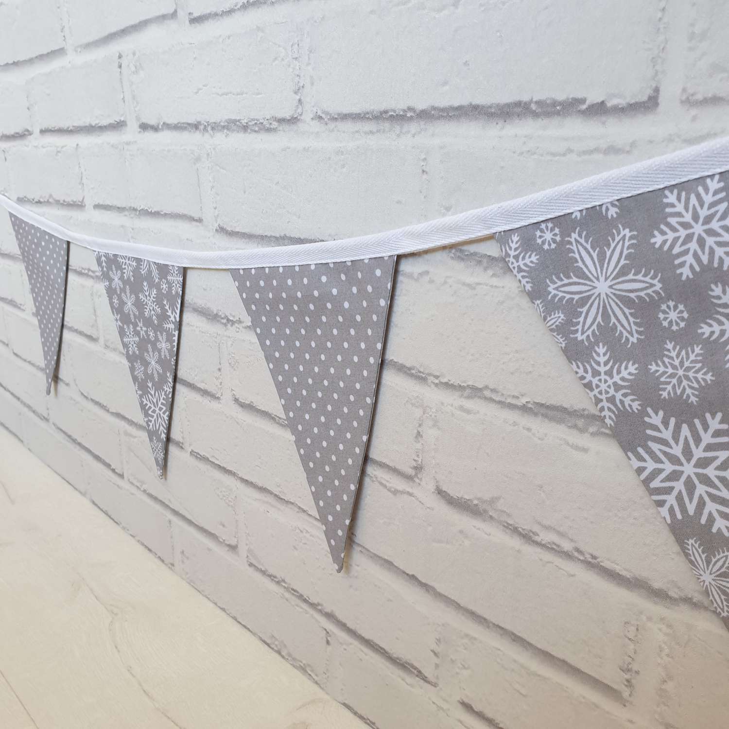 Christmas Bunting, Grey Snowflake & Dot Bunting, Double Sided Christmas Bunting, Xmas Garland, Xmas Bunting, Scandi Bunting, Christmas Decorations Christmas Bunting, Grey Snowflake & Dot Bunting, Double Sided Christmas Bunting, Xmas Garland, Xmas Bunting, Scandi Bunting, Christmas Decorations
