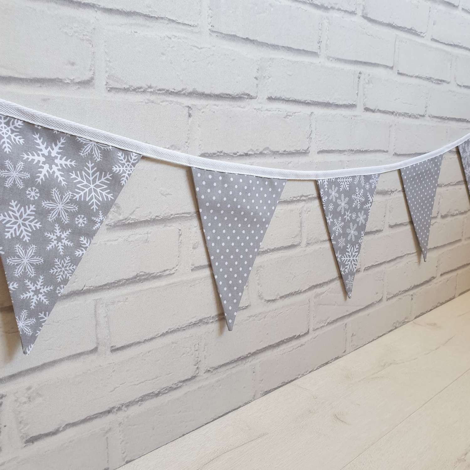 Christmas Bunting, Grey Snowflake & Dot Bunting, Double Sided Christmas Bunting, Xmas Garland, Xmas Bunting, Scandi Bunting, Christmas Decorations Christmas Bunting, Grey Snowflake & Dot Bunting, Double Sided Christmas Bunting, Xmas Garland, Xmas Bunting, Scandi Bunting, Christmas Decorations