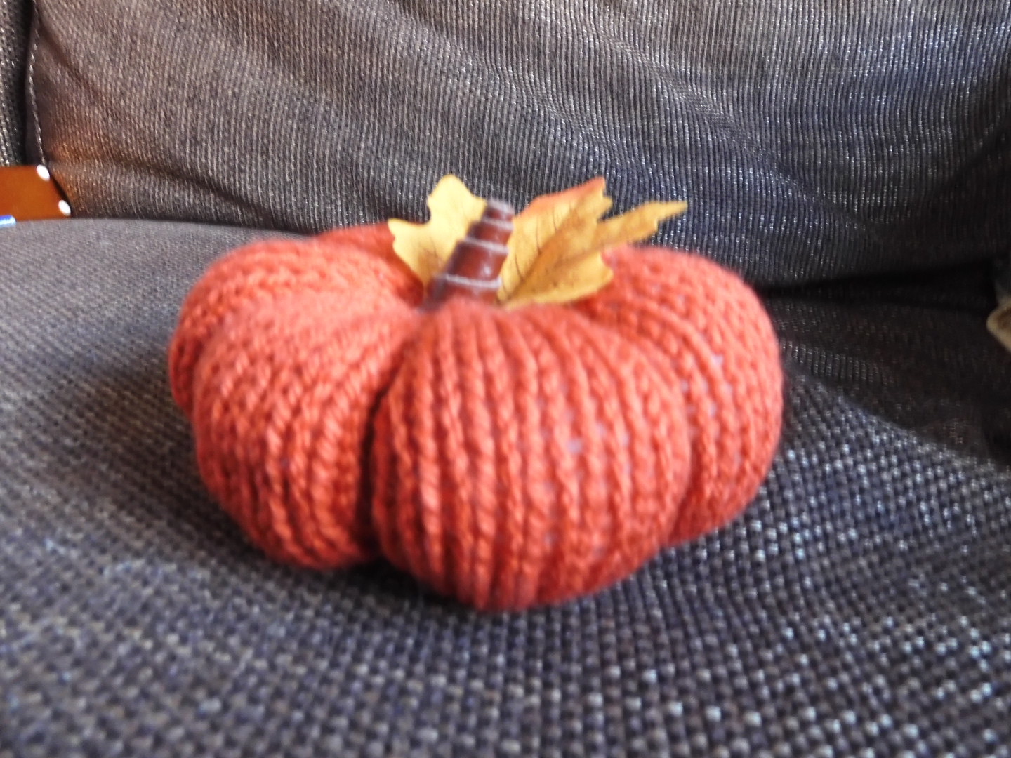 Knitted pumpkin MadeMe