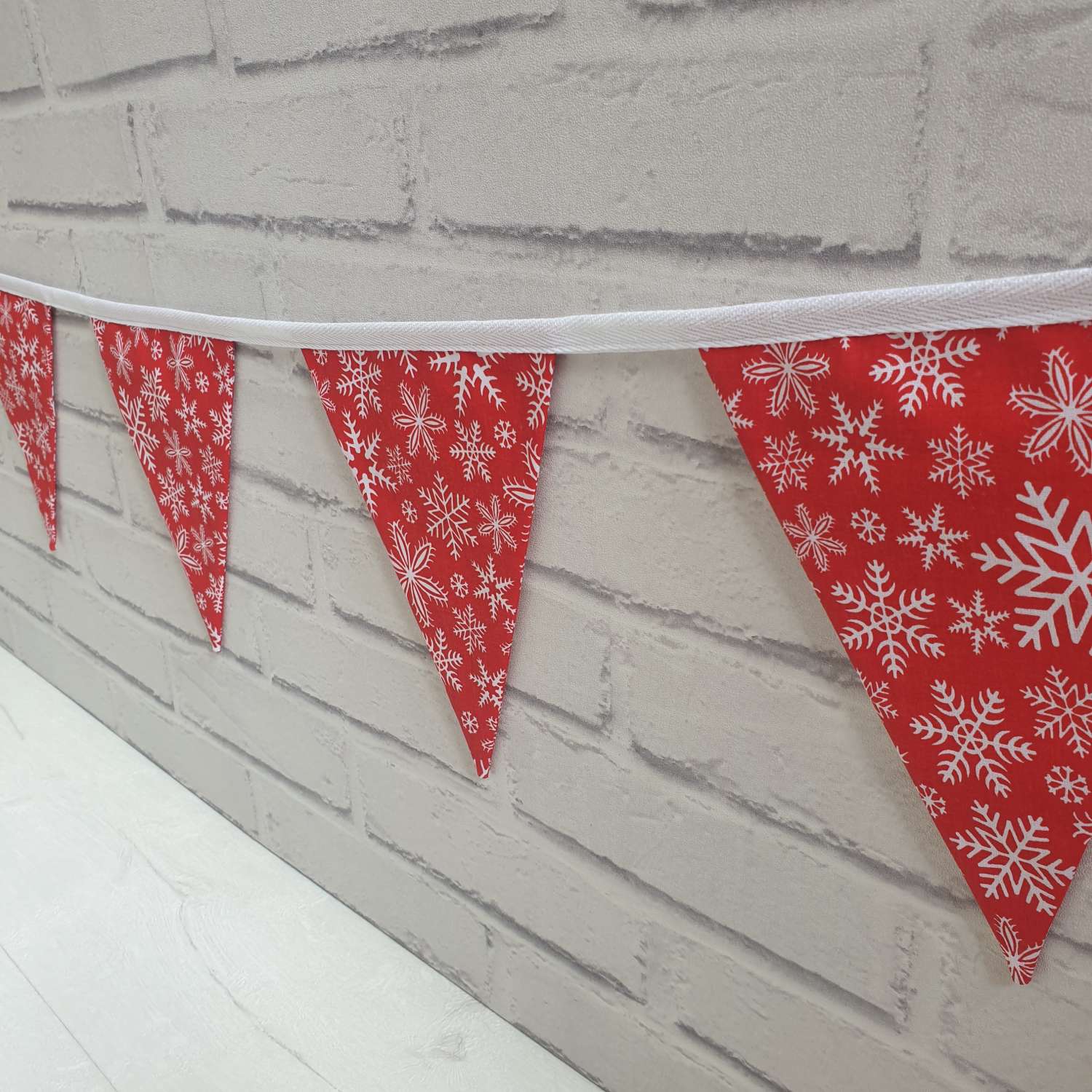 Christmas Bunting, Red Snowflake Bunting, Double Sided Christmas Bunting, Xmas Garland, Xmas Bunting, Scandi Bunting, Christmas Decorations Christmas Bunting, Red Snowflake Bunting, Double Sided Christmas Bunting, Xmas Garland, Xmas Bunting, Scandi Bunting, Christmas Decorations