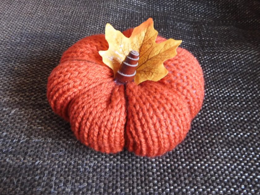 Knitted pumpkin MadeMe