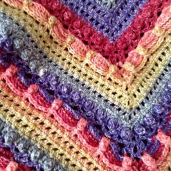 Triangular Crochet Shawl/Scarf 1 Triangular Crochet Shawl/Scarf 1