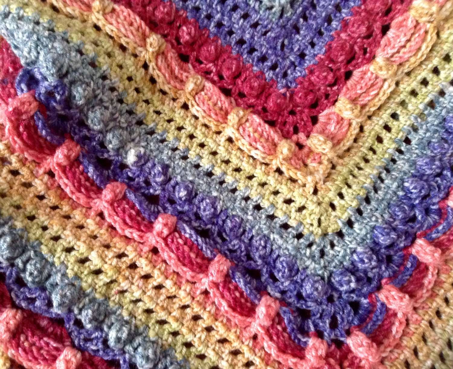 Triangular Crochet Shawl/Scarf Triangular Crochet Shawl/Scarf