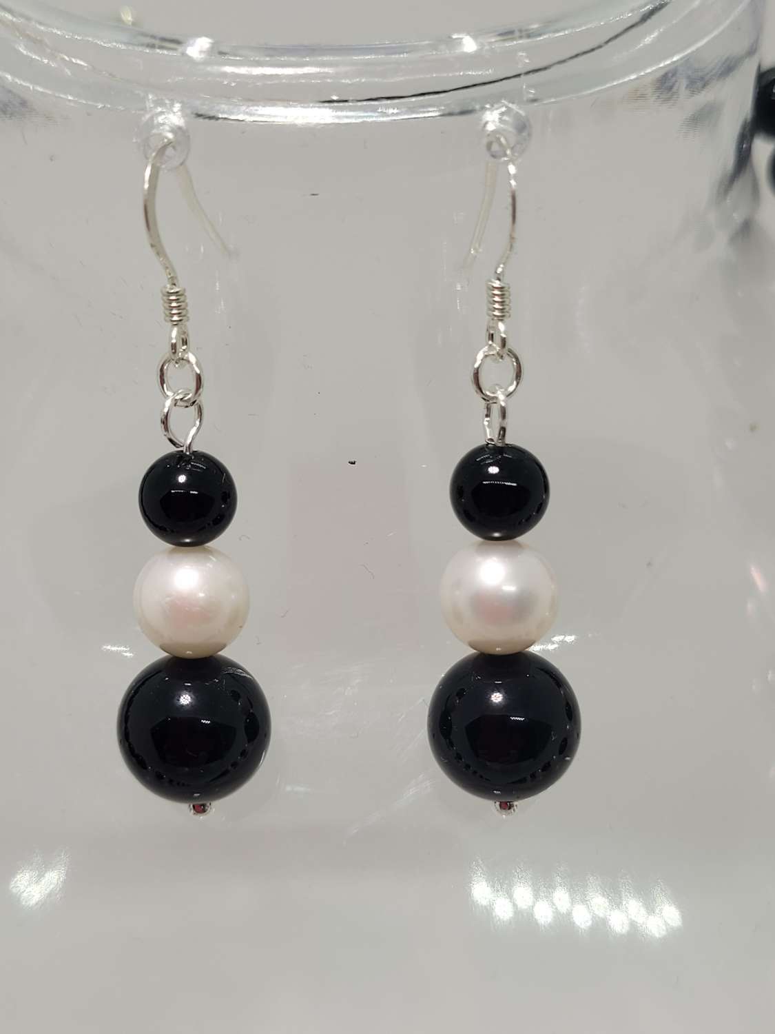 Black Agate and Pearl Art Deco Necklace & Earrings – Sterling Silver Set Black Agate and Pearl Art Deco Necklace & Earrings – Sterling Silver Set