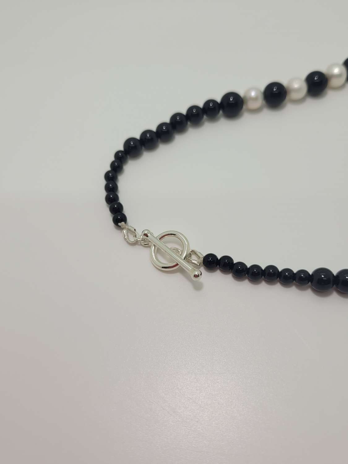 Black Agate and Pearl Art Deco Necklace & Earrings – Sterling Silver Set Black Agate and Pearl Art Deco Necklace & Earrings – Sterling Silver Set