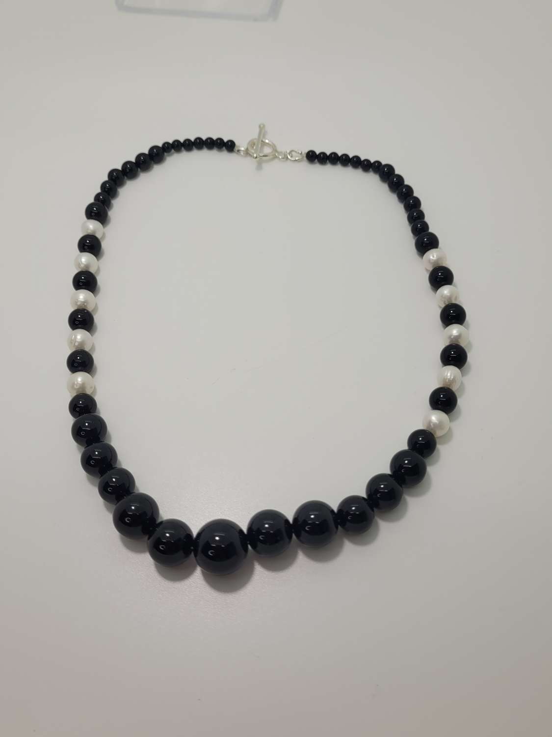 Black Agate and Pearl Art Deco Necklace & Earrings – Sterling Silver Set Black Agate and Pearl Art Deco Necklace & Earrings – Sterling Silver Set
