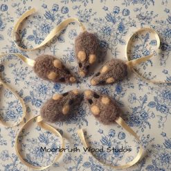 Brown Mouse bookmark, Needle Felt Animal, Needle Felting, Animal Art, Mouse Sculpture, Fibre Art, Bookmark , 4