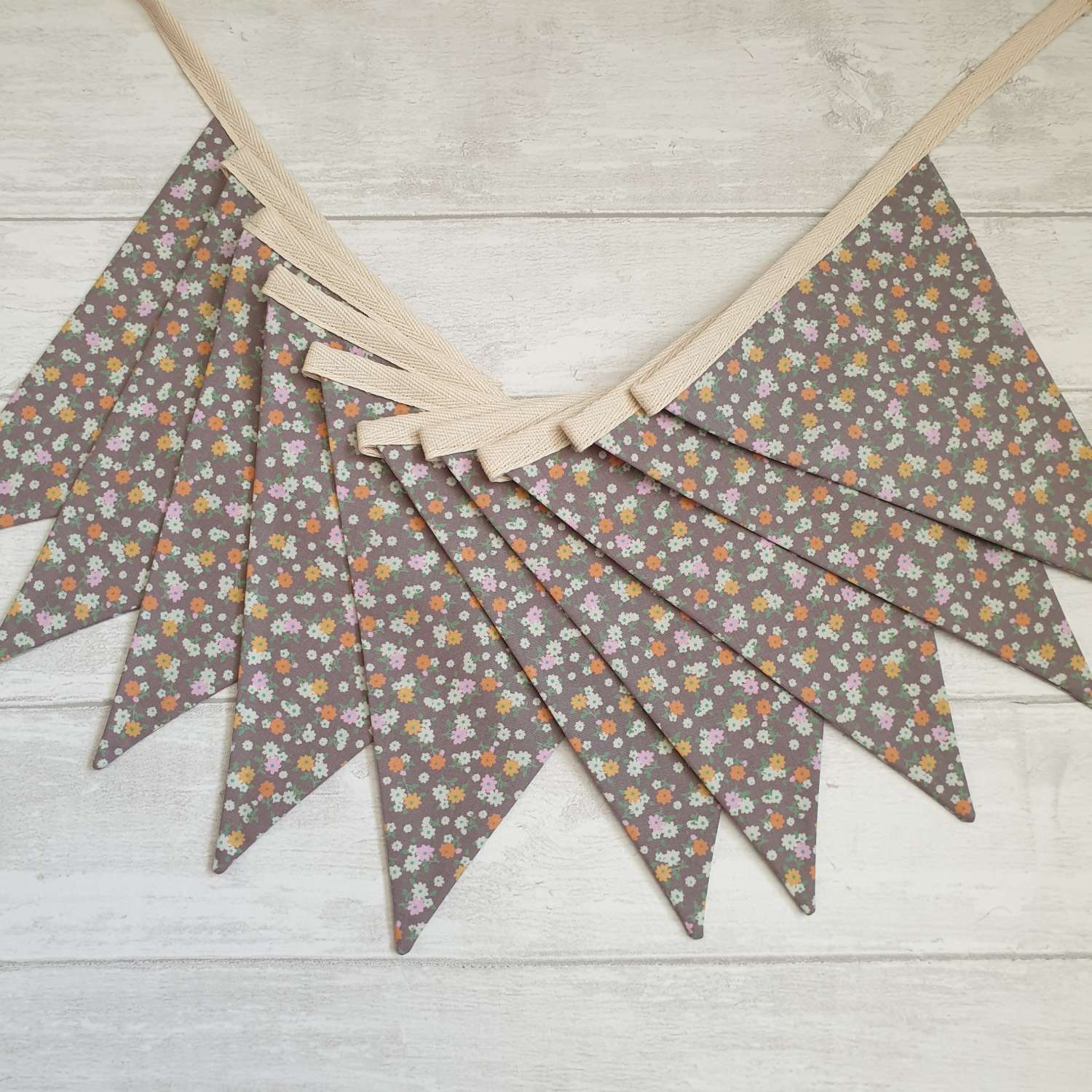 Floral Bunting, Ditsy Floral Bunting, Floral Garland, Fabric Bunting, Flower Bunting, Garden Bunting, Shabby Chic Bunting, 10 flags 2.5m Floral Bunting, Ditsy Floral Bunting, Floral Garland, Fabric Bunting, Flower Bunting, Garden Bunting, Shabby Chic Bunting, 10 flags 2.5m