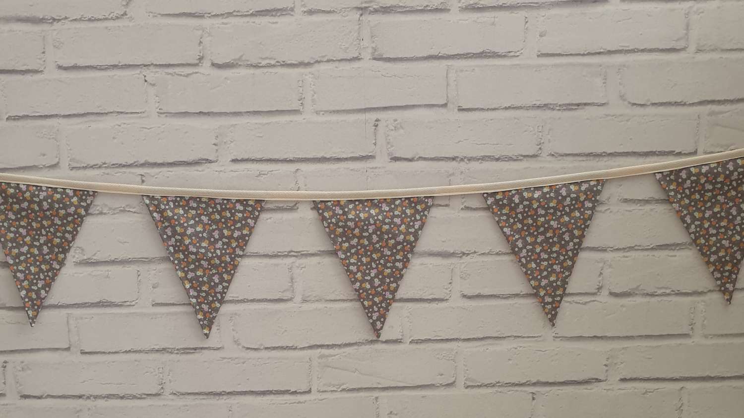 Floral Bunting, Ditsy Floral Bunting, Floral Garland, Fabric Bunting, Flower Bunting, Garden Bunting, Shabby Chic Bunting, 10 flags 2.5m Floral Bunting, Ditsy Floral Bunting, Floral Garland, Fabric Bunting, Flower Bunting, Garden Bunting, Shabby Chic Bunting, 10 flags 2.5m