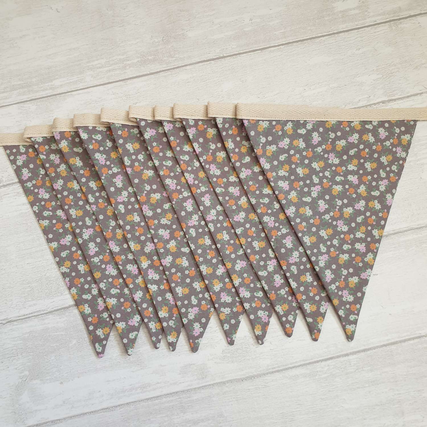 Floral Bunting, Ditsy Floral Bunting, Floral Garland, Fabric Bunting, Flower Bunting, Garden Bunting, Shabby Chic Bunting, 10 flags 2.5m Floral Bunting, Ditsy Floral Bunting, Floral Garland, Fabric Bunting, Flower Bunting, Garden Bunting, Shabby Chic Bunting, 10 flags 2.5m