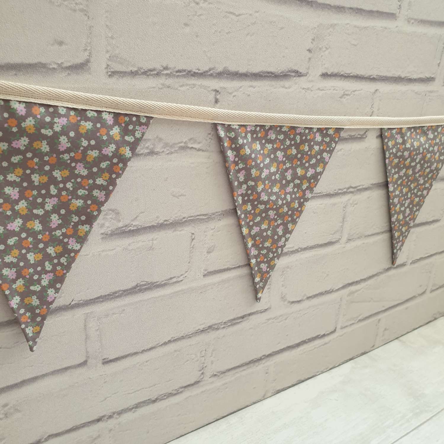 Floral Bunting, Ditsy Floral Bunting, Floral Garland, Fabric Bunting, Flower Bunting, Garden Bunting, Shabby Chic Bunting, 10 flags 2.5m Floral Bunting, Ditsy Floral Bunting, Floral Garland, Fabric Bunting, Flower Bunting, Garden Bunting, Shabby Chic Bunting, 10 flags 2.5m