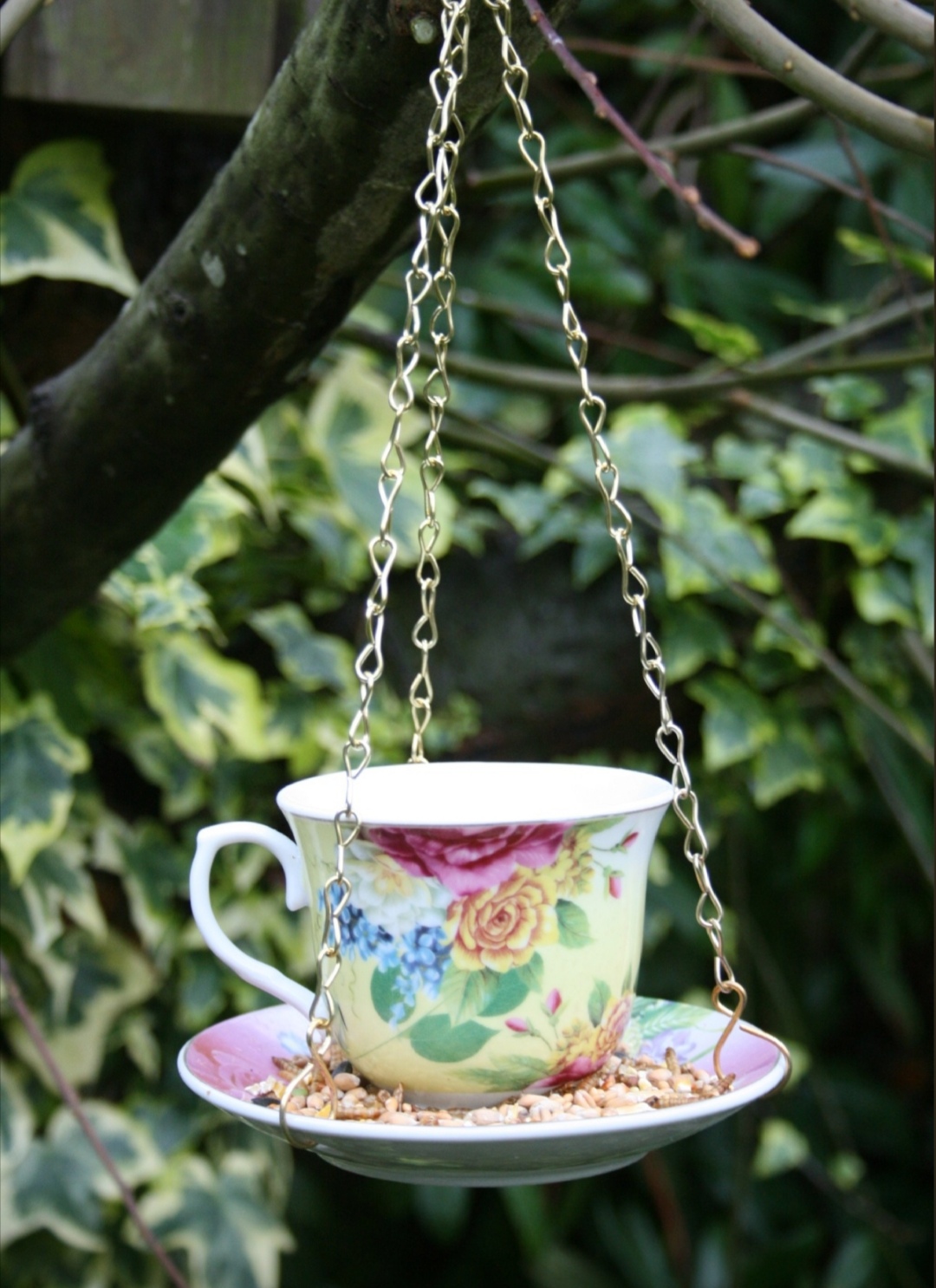 Pretty Tea Cup and Saucer Bird Feeder MadeMe