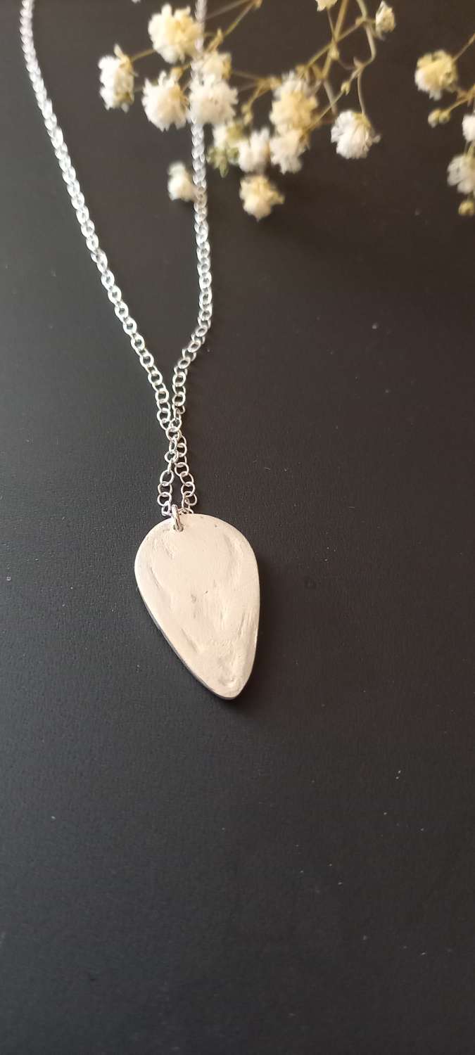 Teardrop shape Silver Heart Pendant Necklace Teardrop shape Silver Heart Pendant Necklace