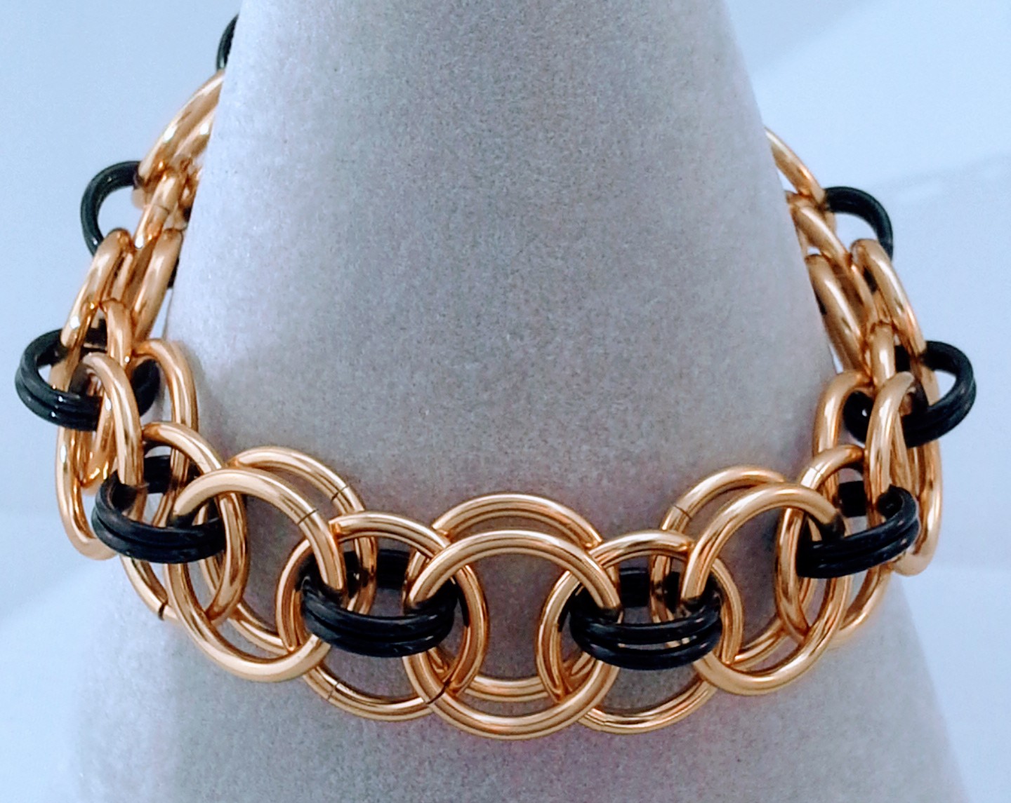Gold Black_2 Gold - Helms Weave Collection 3