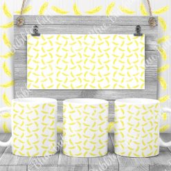 Yellow feathers pattern mug