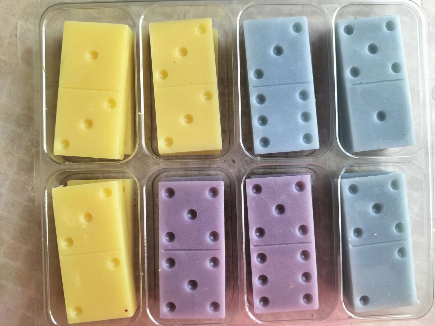 Domino Wax Melts (Food/Drink/Fruit Range) Domino Wax Melts (Food/Drink/Fruit Range)