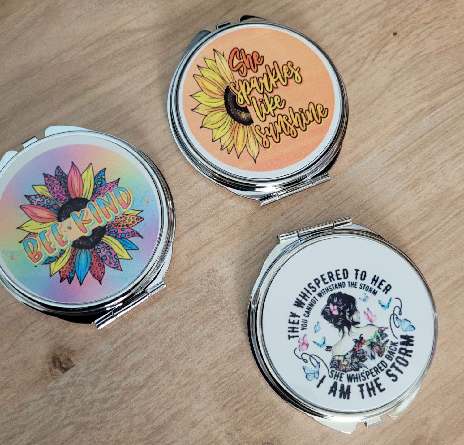 Compact mirrors Compact mirrors