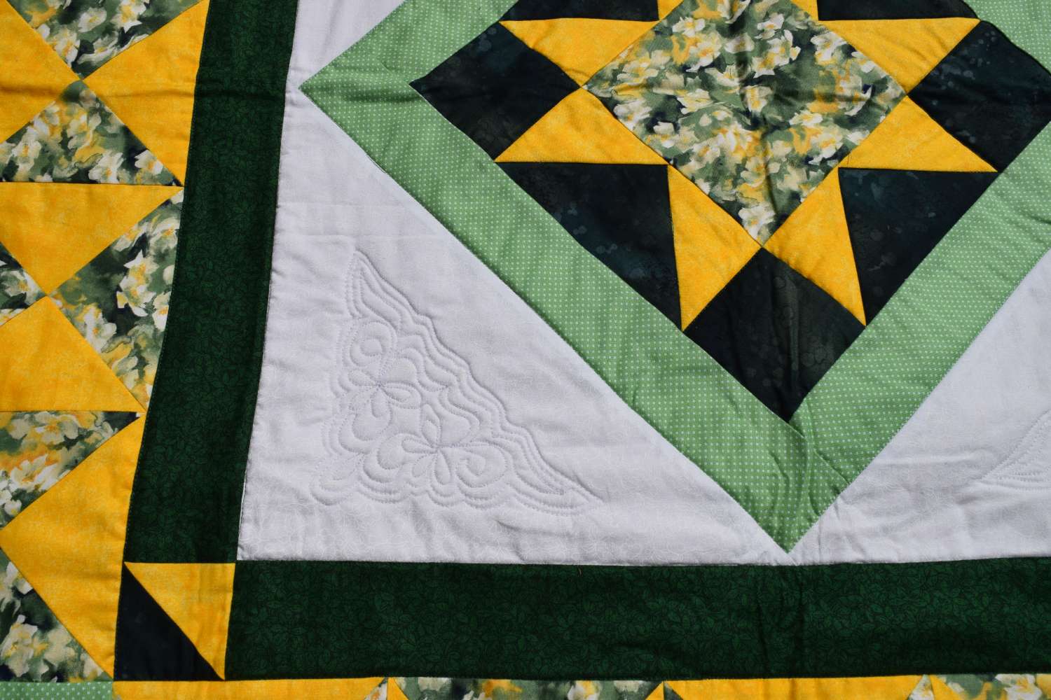 Green and Yellow hourglass patchwork Quilt Green and Yellow hourglass patchwork Quilt