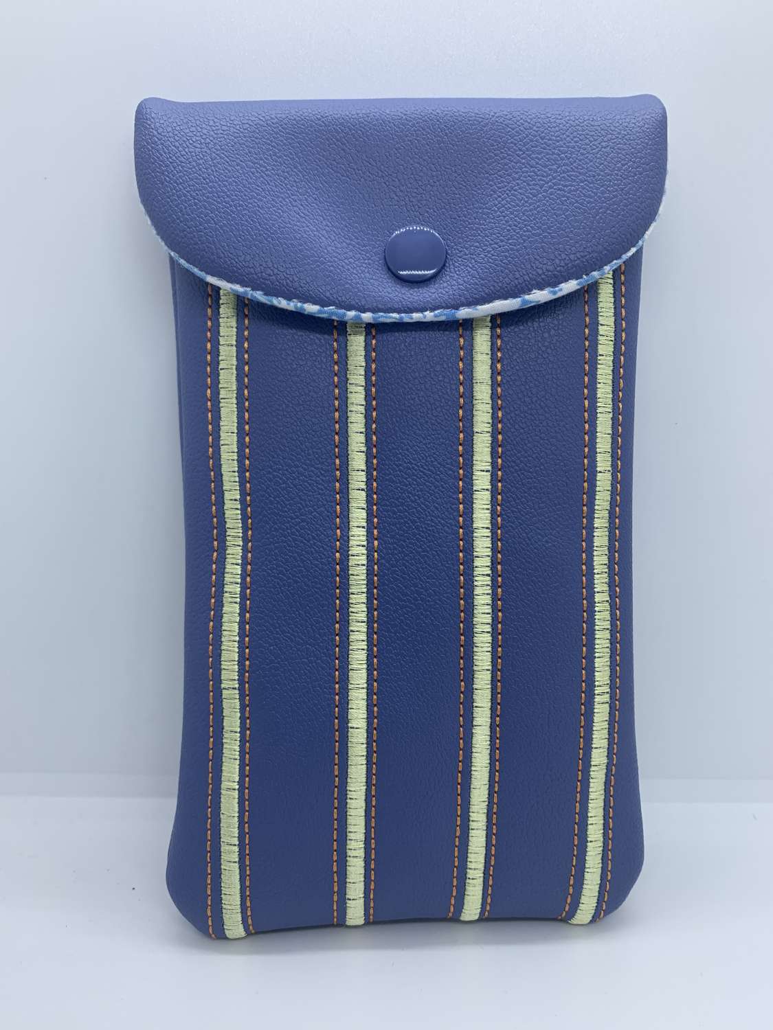 3374FDB4-C623-4F5A-8AC7-CBF39C9335AC Vinyl / faux leather Glasses Case 1