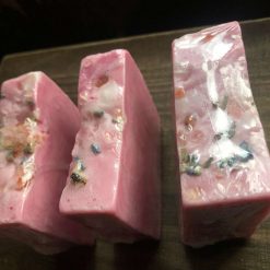Strawberry and calamine soap with Himalayan salt - vegan 2