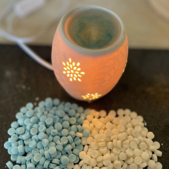 A - Wax Melt Minis Scoopies DOTS OR HEARTS ... Various Sizes Of Resealable Foil Bags  Complete With Scoop