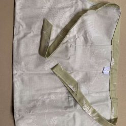 Apron with pockets 2