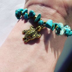 Turquoise Crystal chip bracelet with silver shell charm