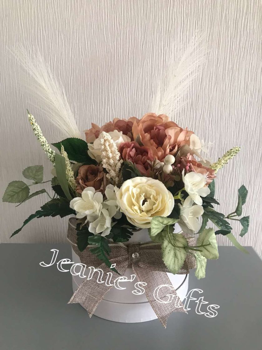 Cream hatbox flower arrangement with pampas grass MadeMe